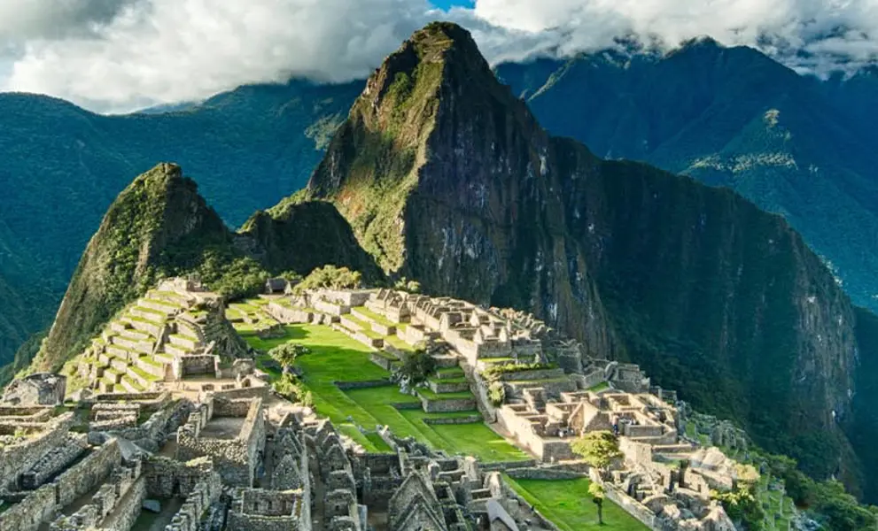 machu picchu scenery on travel tour